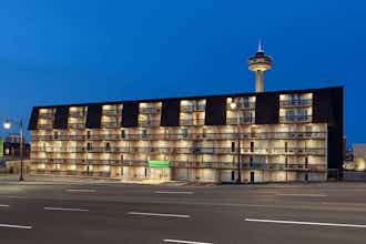 Hotel Wyndham Garden Niagara Falls Fallsview photo 2