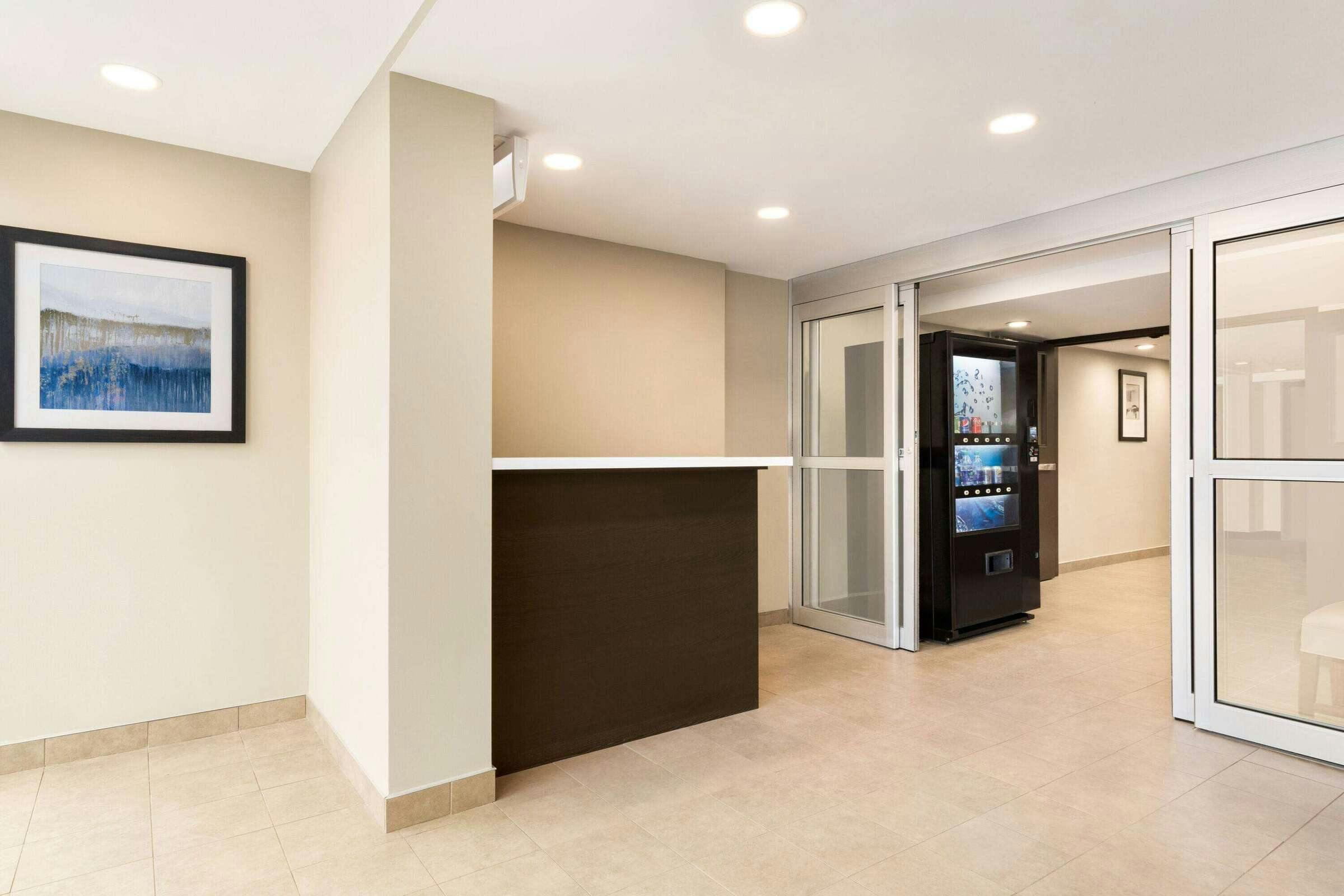 Hotel Wyndham Garden Niagara Falls Fallsview photo 5