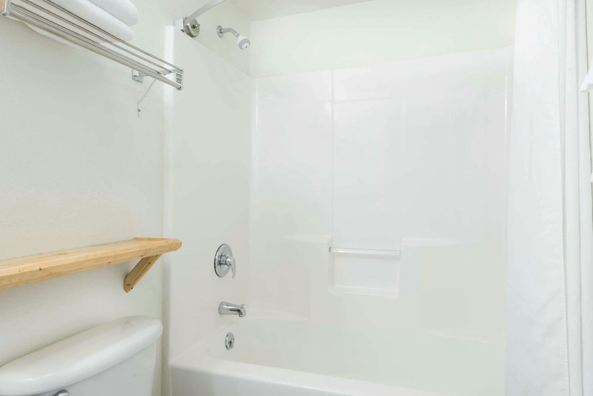 Hotel Super 8 by Wyndham Powell photo 5