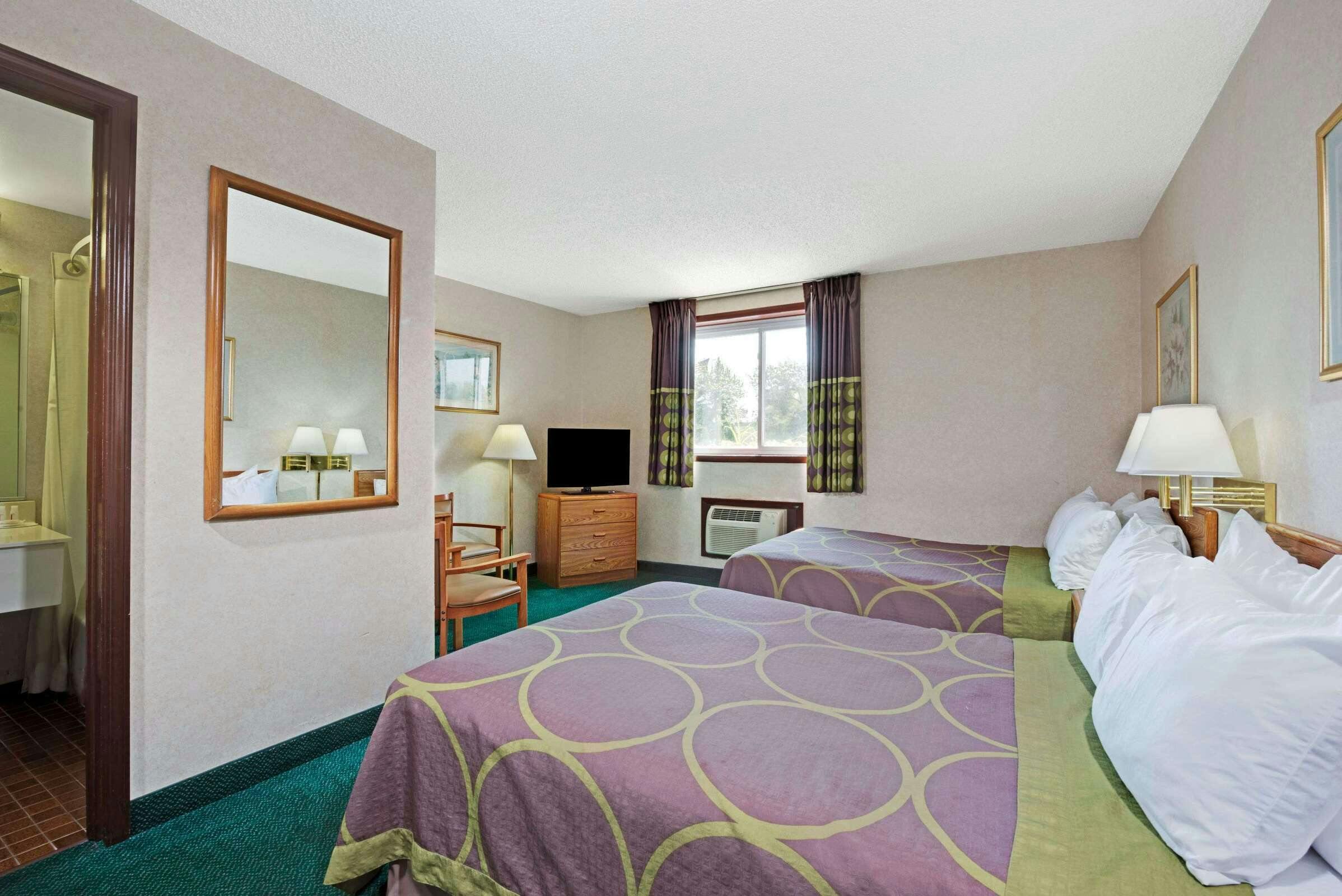 Hotel Super 8 by Wyndham Kenmore/Buffalo/Niagara Falls Area photo 3