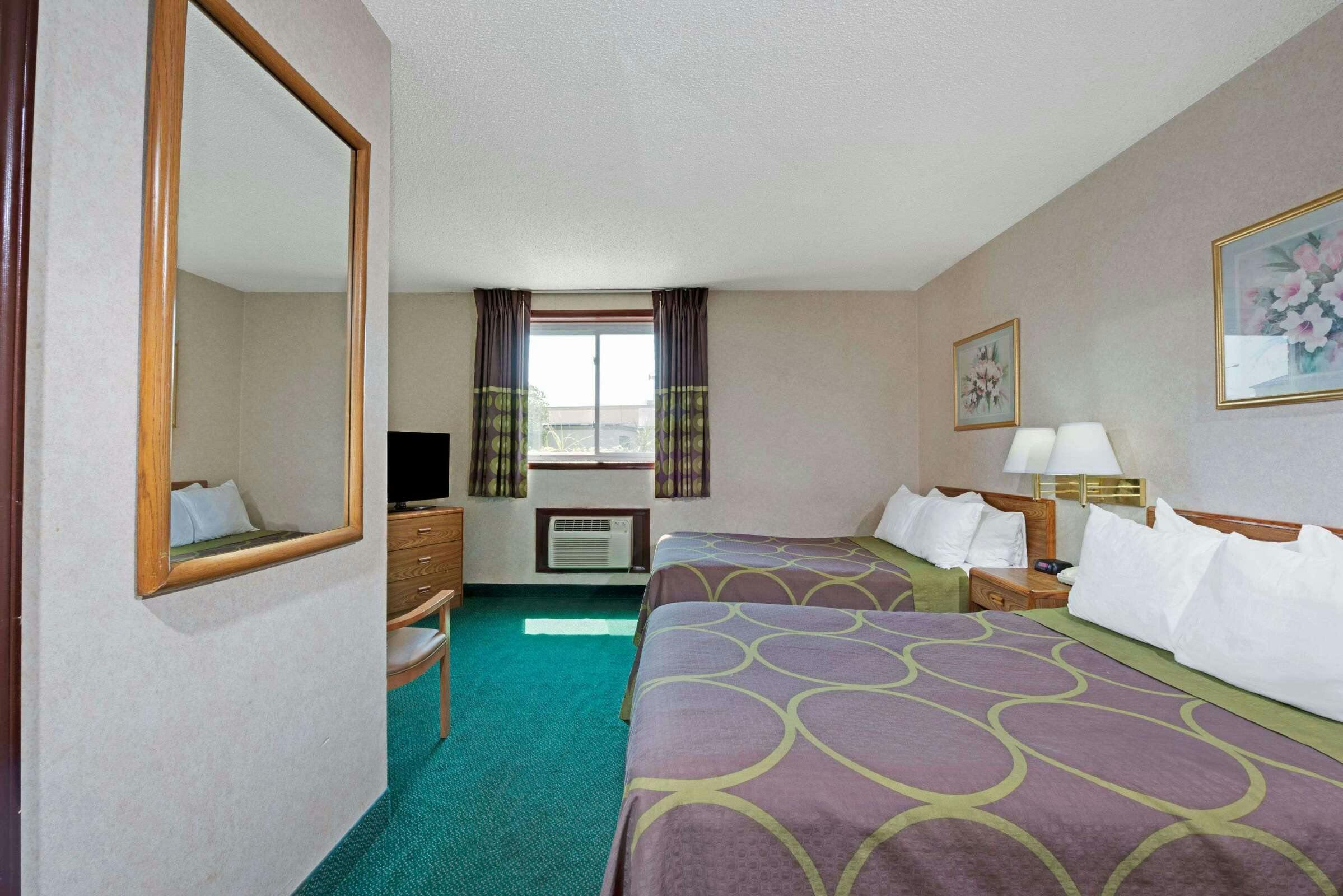 Hotel Super 8 by Wyndham Kenmore/Buffalo/Niagara Falls Area photo 4