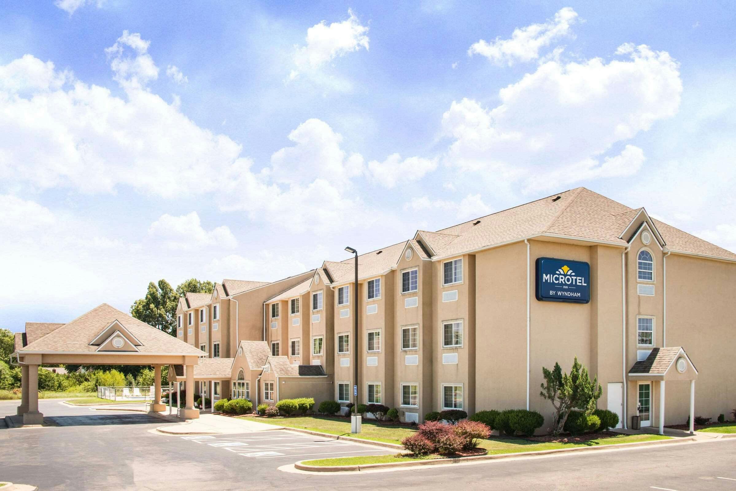 Microtel Claremore