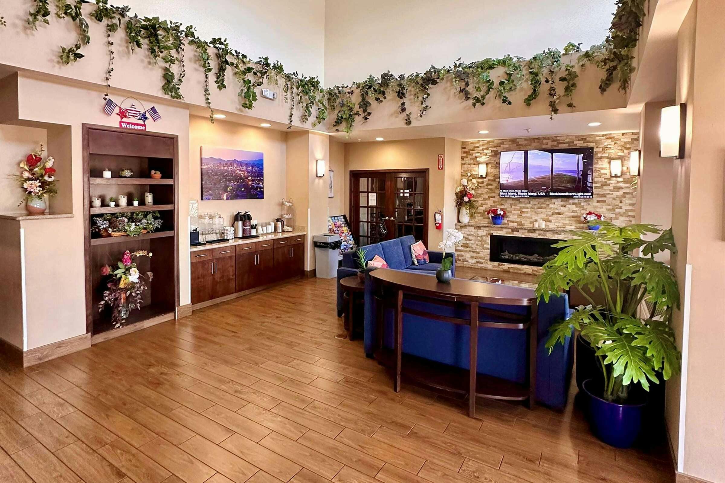 Hotel Baymont by Wyndham Phoenix North photo 1