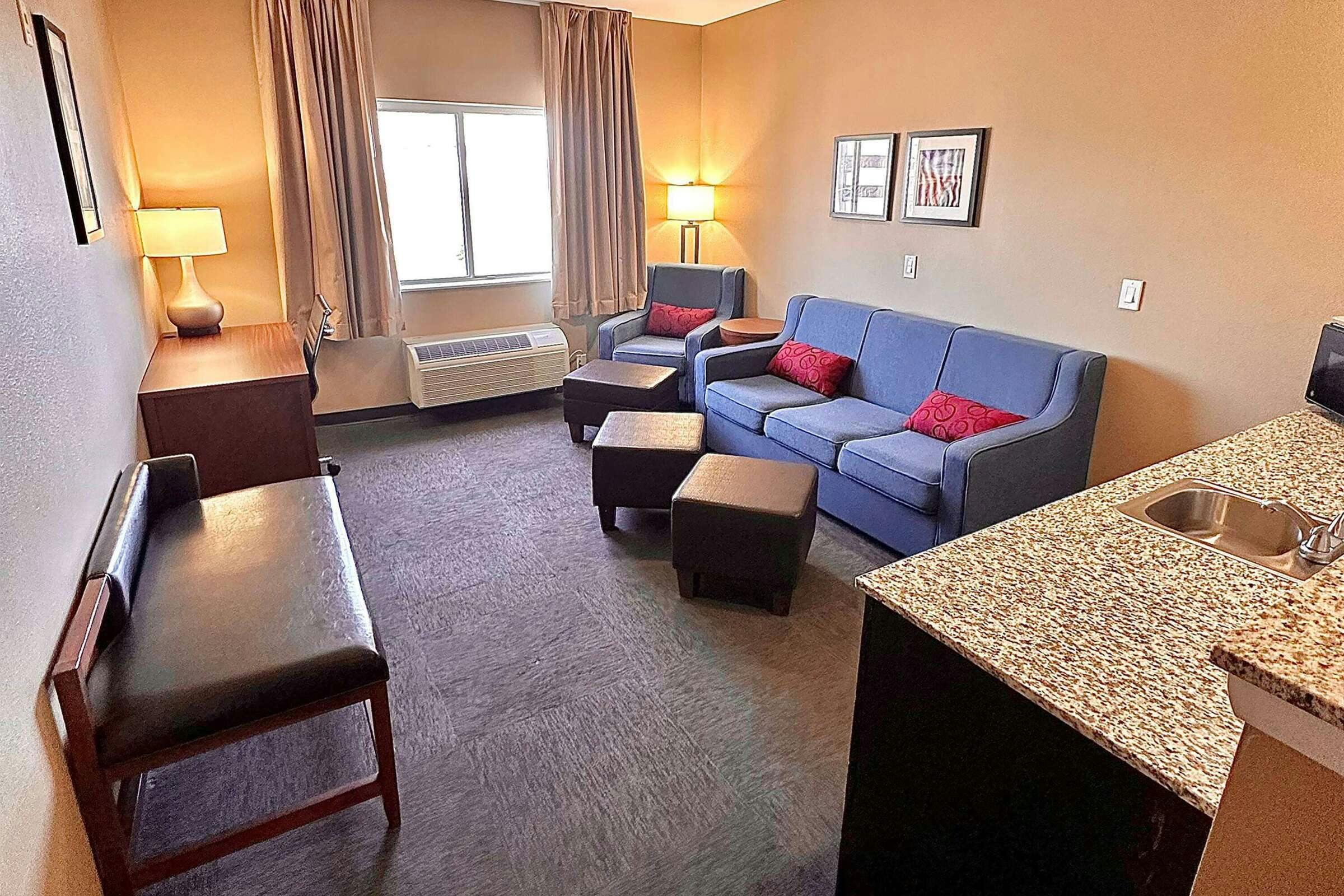 Hotel Baymont by Wyndham Phoenix North photo 5