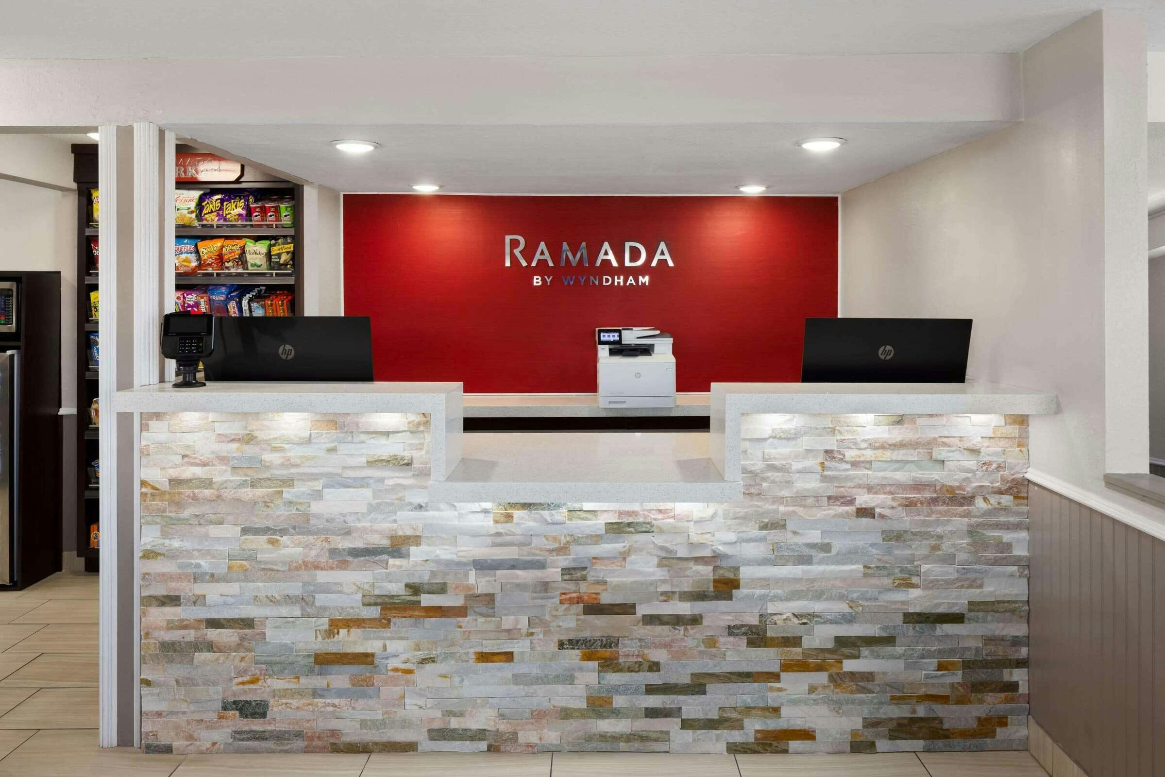 Hotel Ramada Medford Airport North photo 3