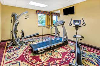 Hotel DI Suites Jeffersonville IN photo 1