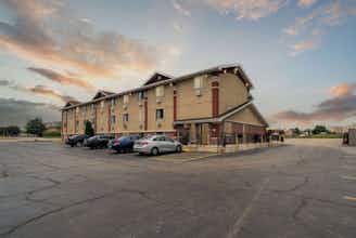 Hotel Super 8 Kenosha photo 1