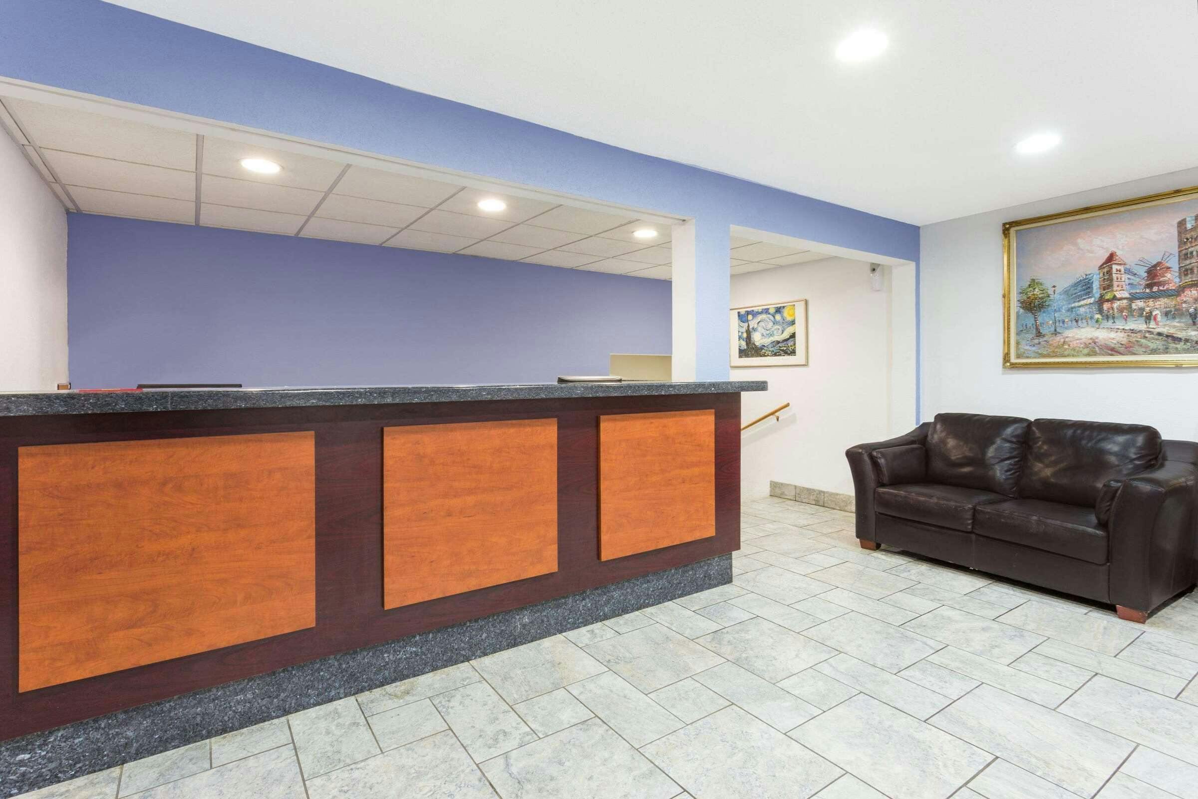 Hotel Super 8 Kenosha photo 2
