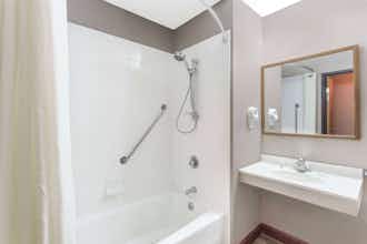 Hotel Super 8 Kenosha photo 4