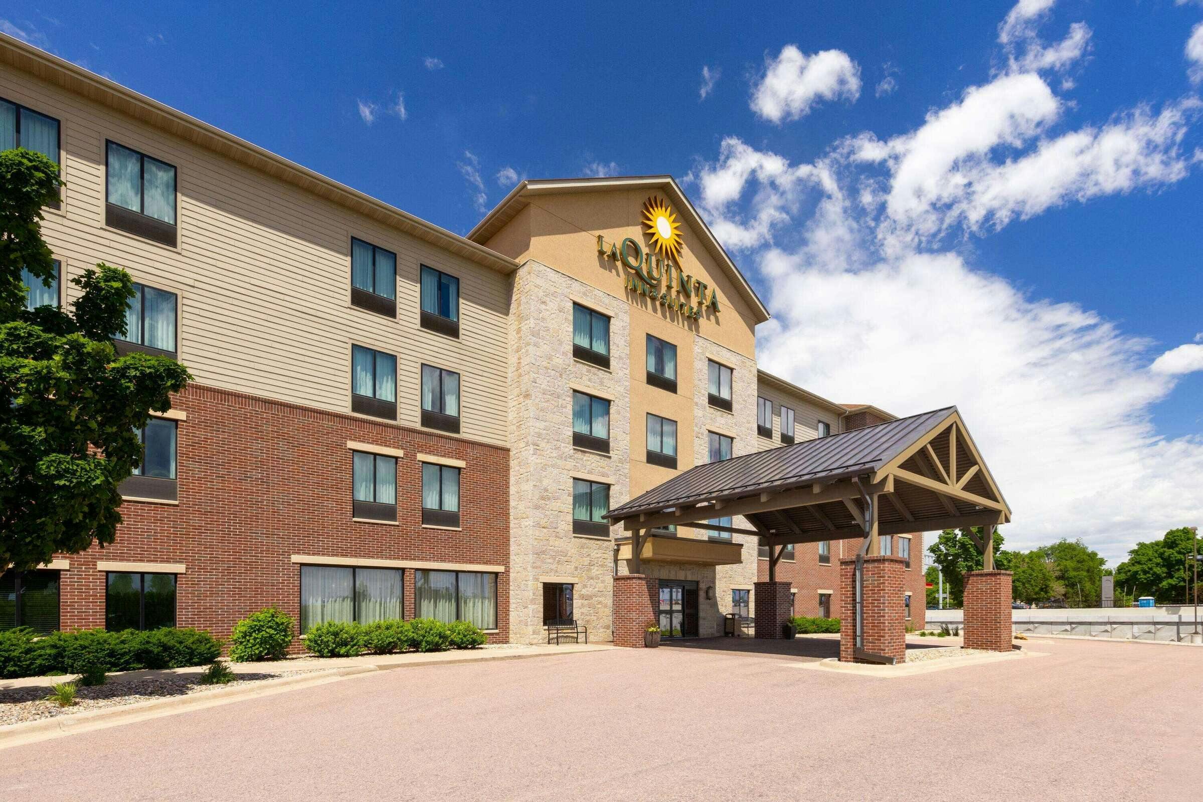 Hotel La Quinta Inn & Suites by Wyndham Sioux Falls photo 3