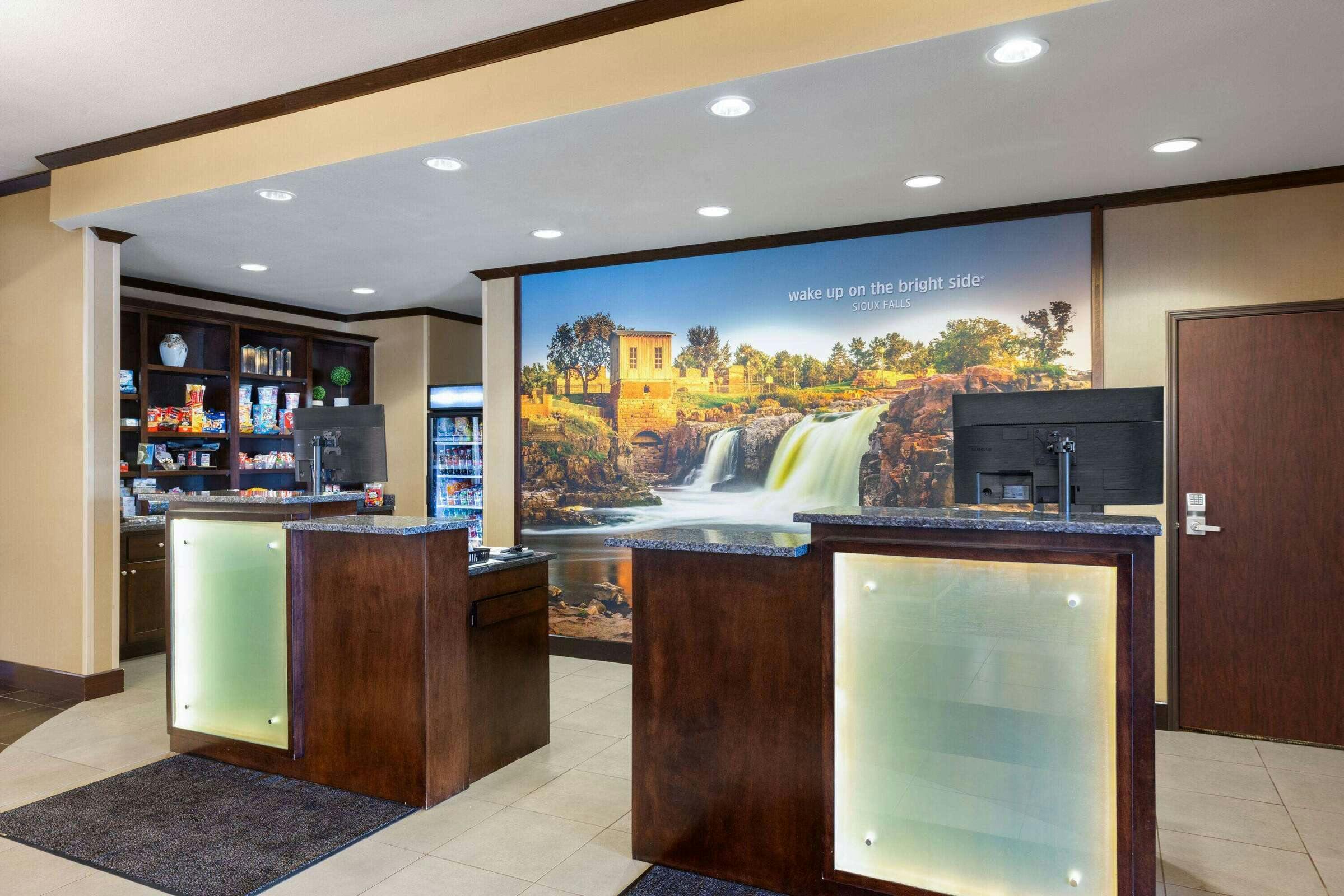 Hotel La Quinta Inn & Suites by Wyndham Sioux Falls photo 4