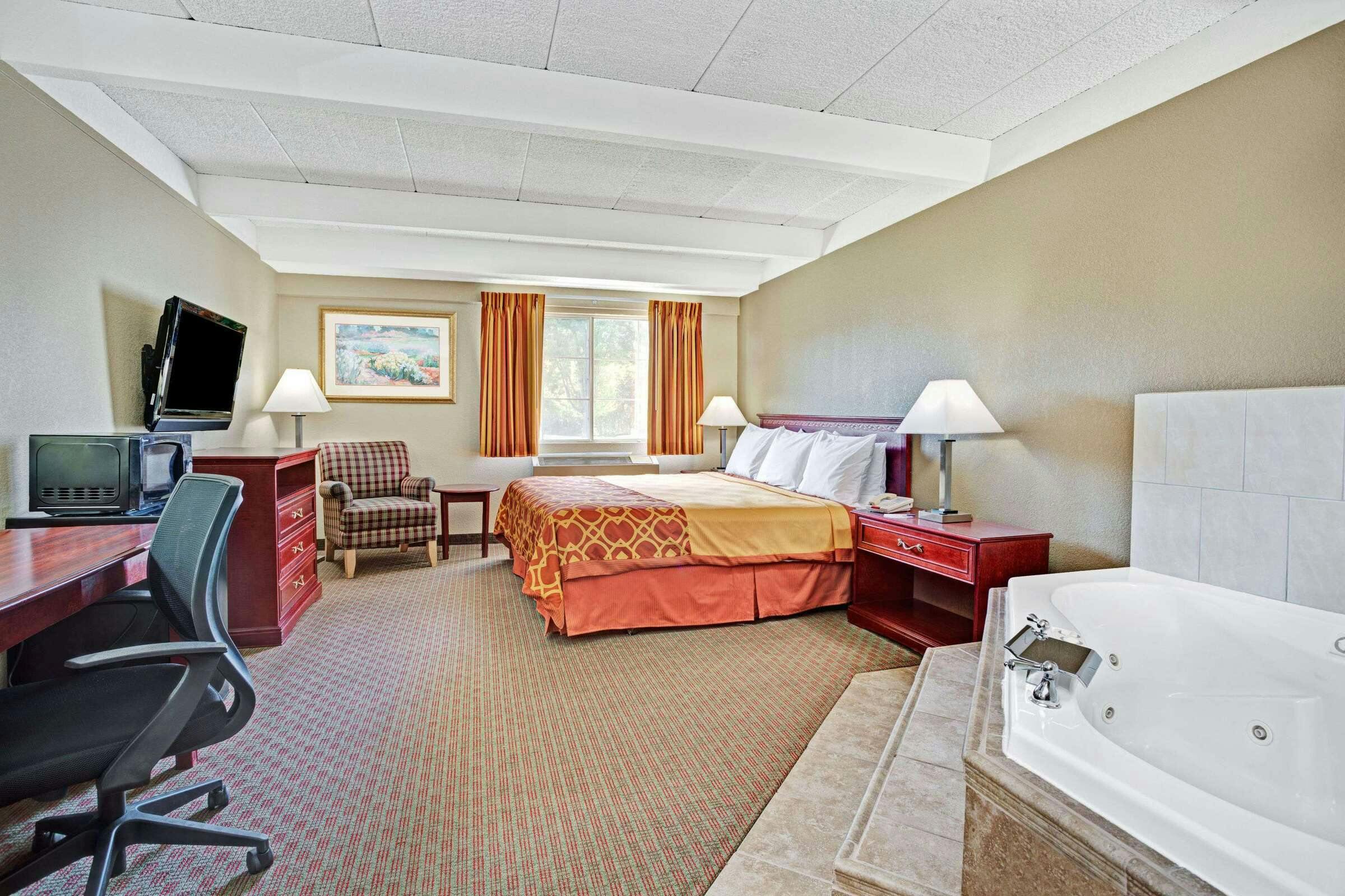 Hotel Travelodge Iowa City photo 4