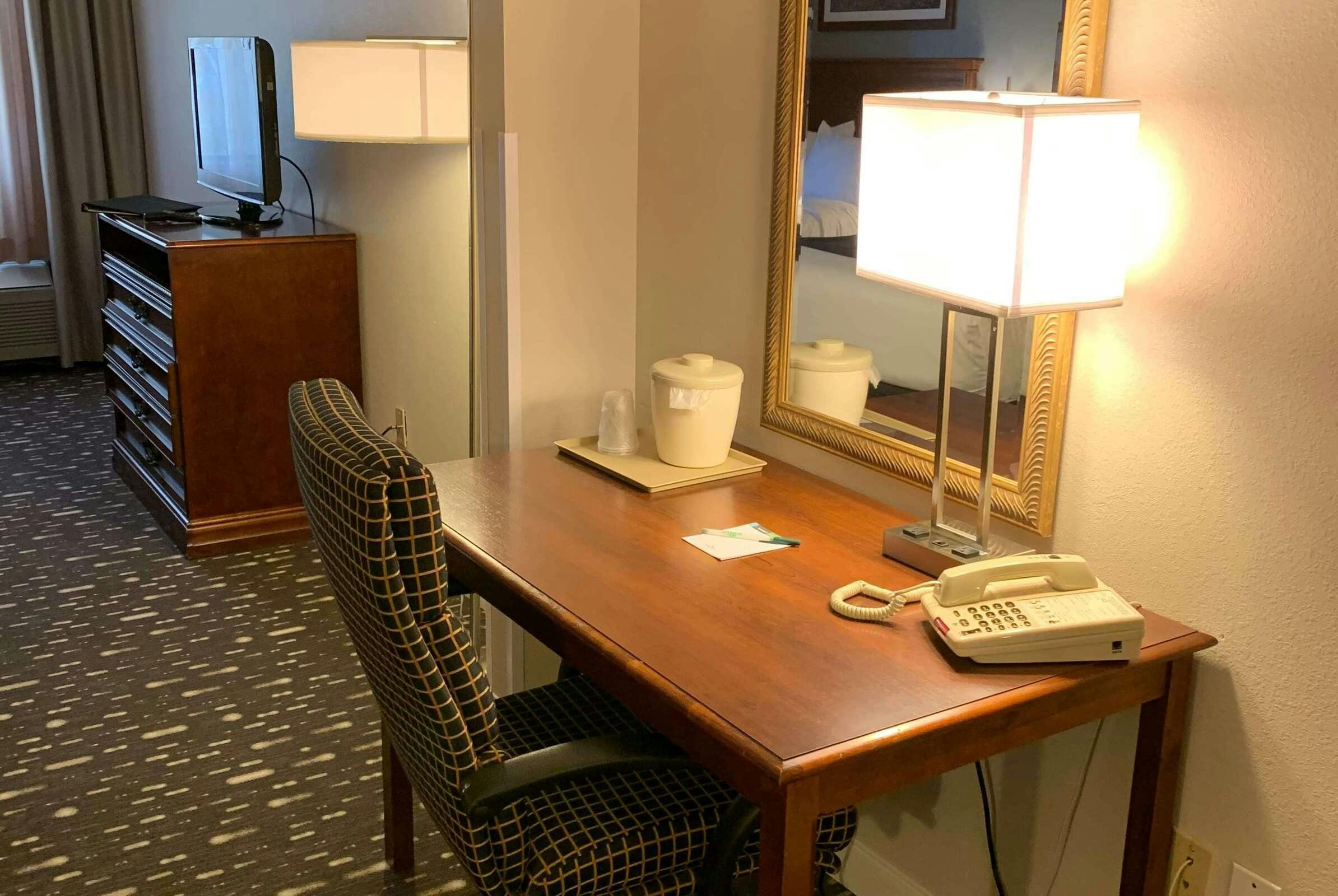 Hotel Wingate by Wyndham Brighton photo 2