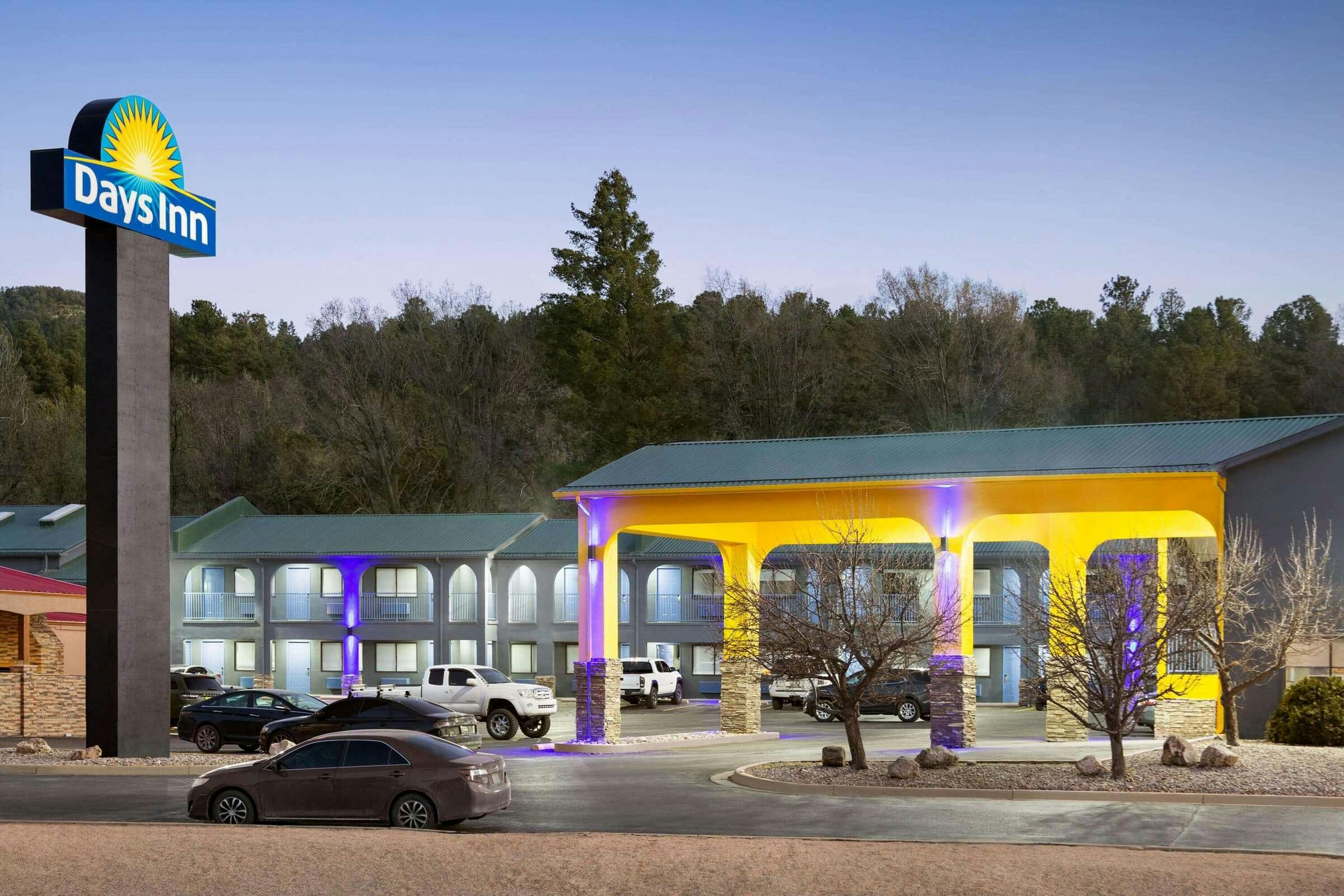 Hotel Days Inn by Wyndham Ruidoso Downs photo 1