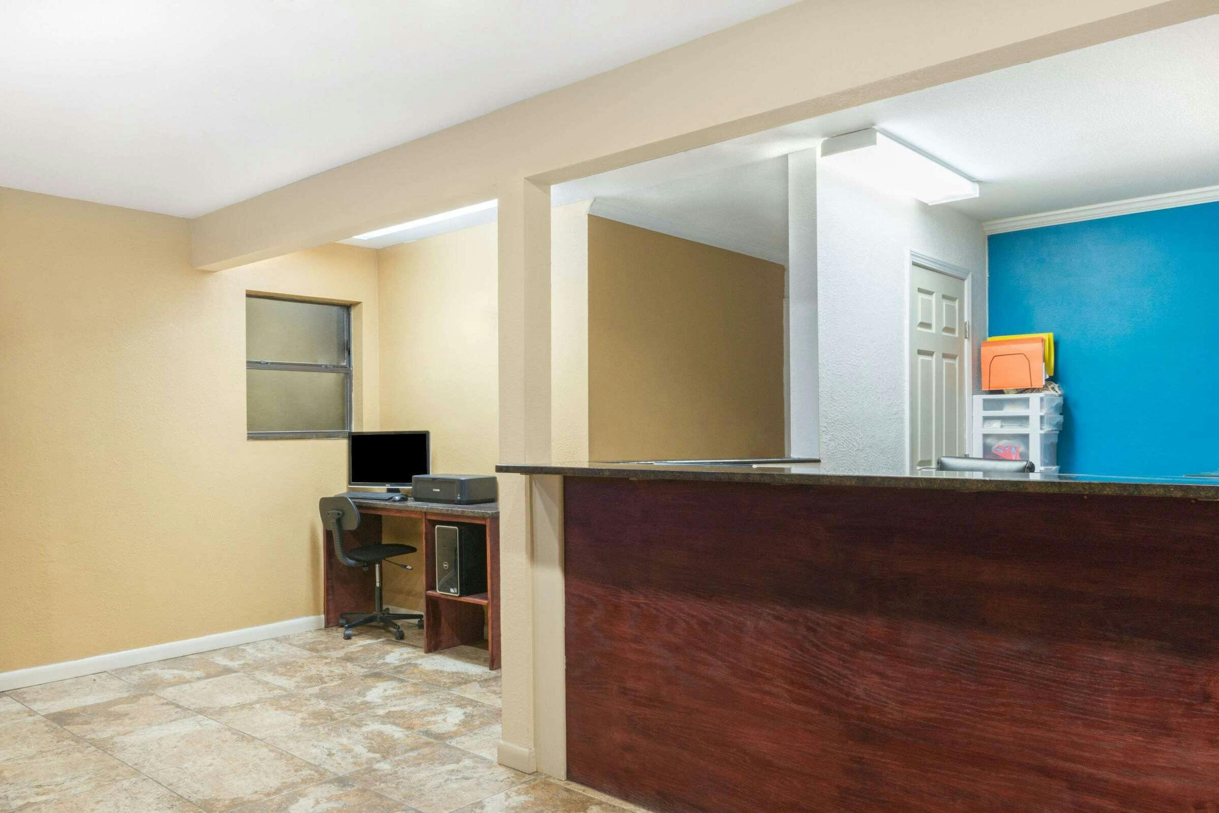 Hotel Days Inn by Wyndham Ruidoso Downs photo 2