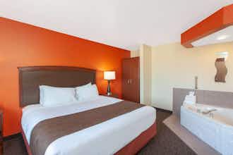 Hotel AmericInn by Wyndham St. Cloud MN I-94 photo 5