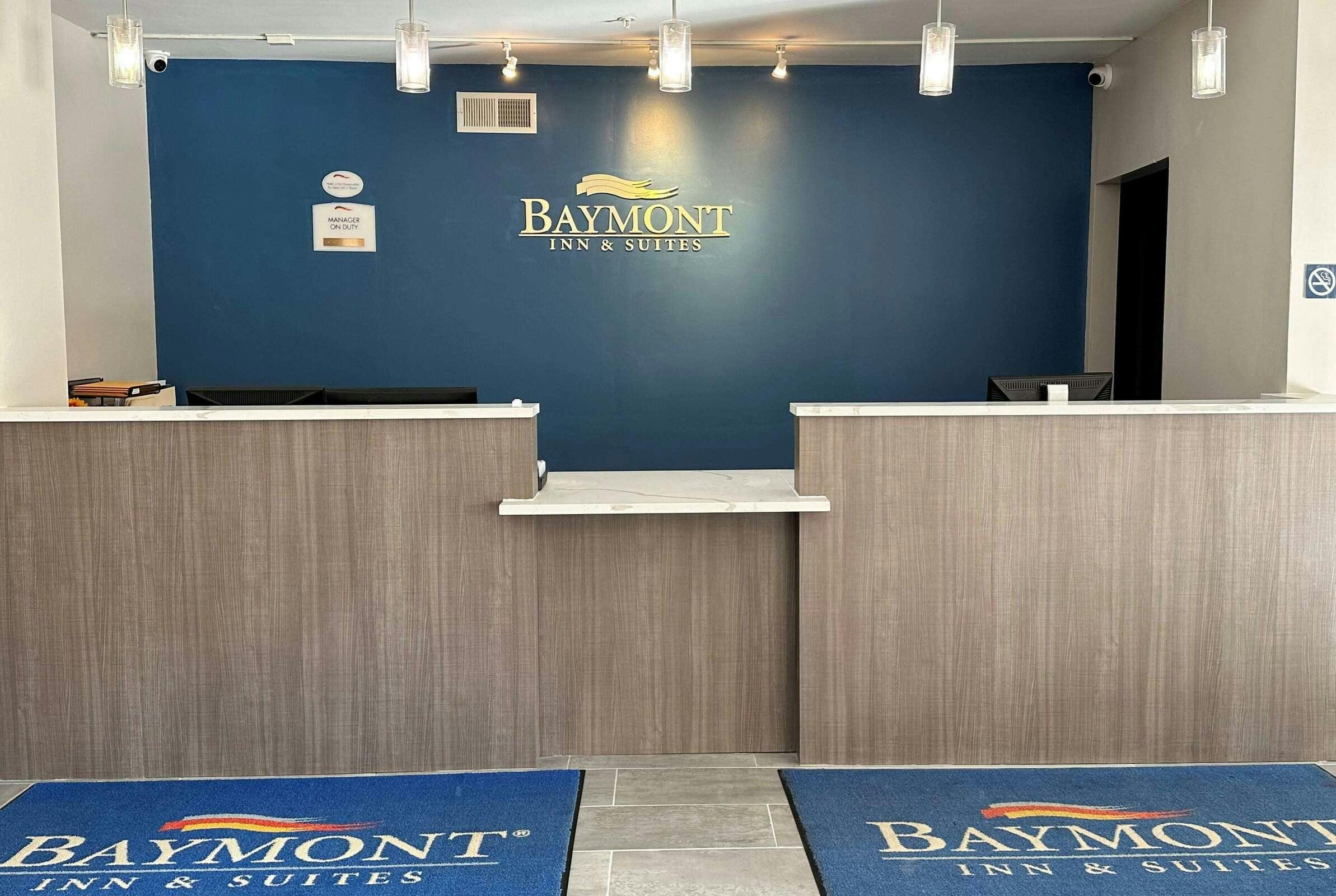 Hotel Baymont Noblesville photo 1