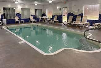 Hotel Baymont Noblesville photo 2