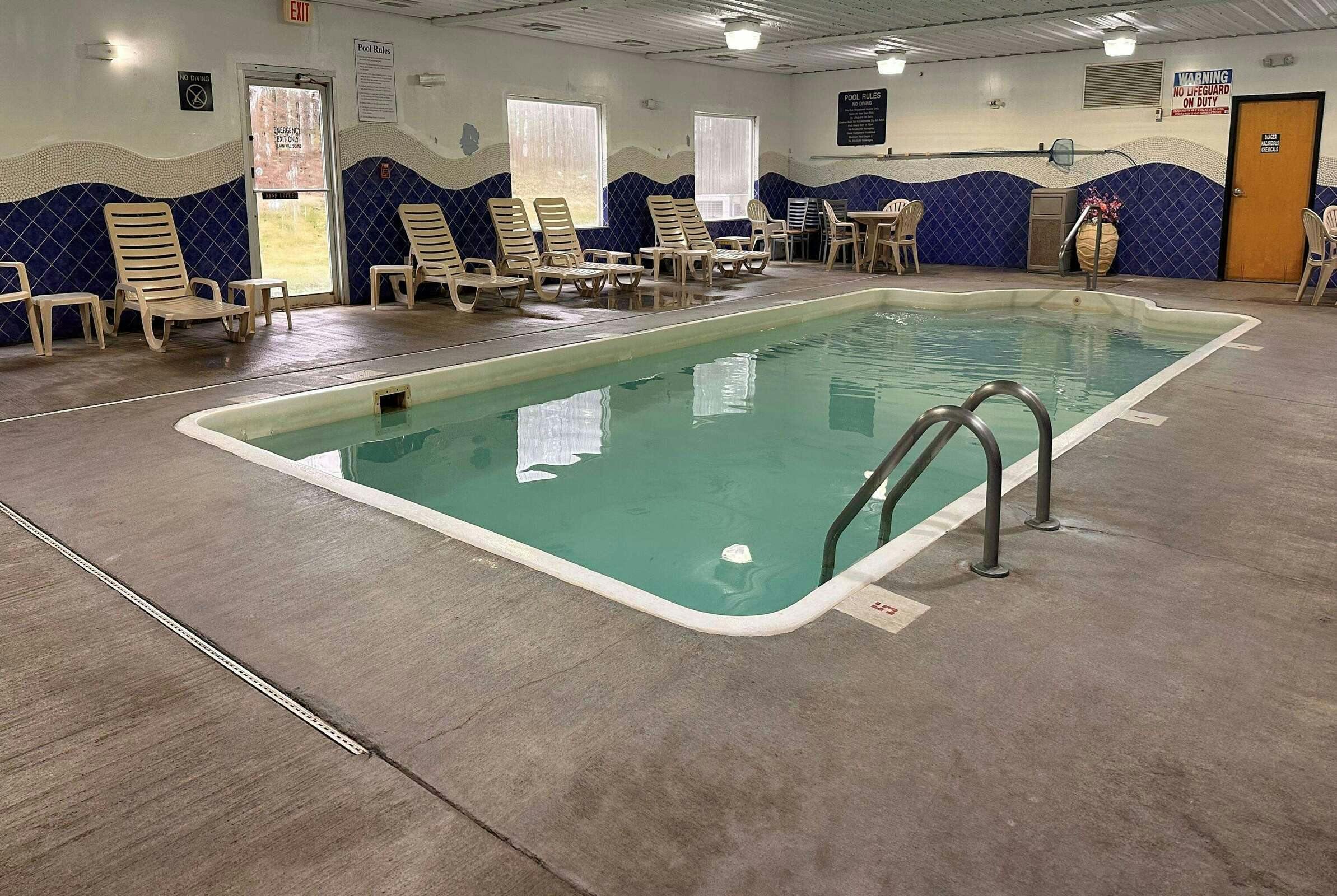 Hotel Baymont Noblesville photo 3