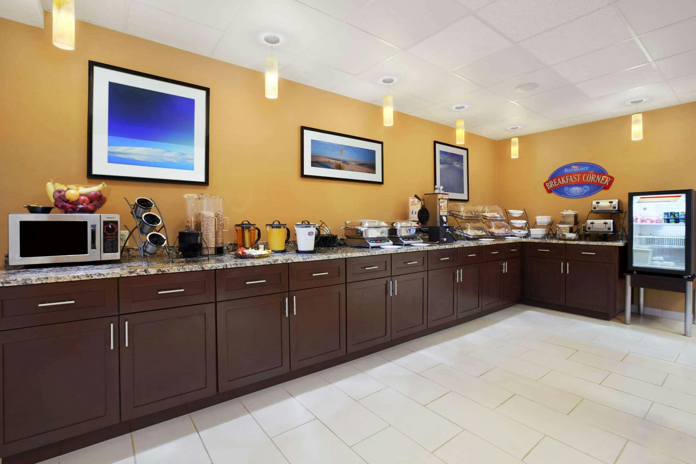 Hotel Baymont by Wyndham Hobbs photo 2