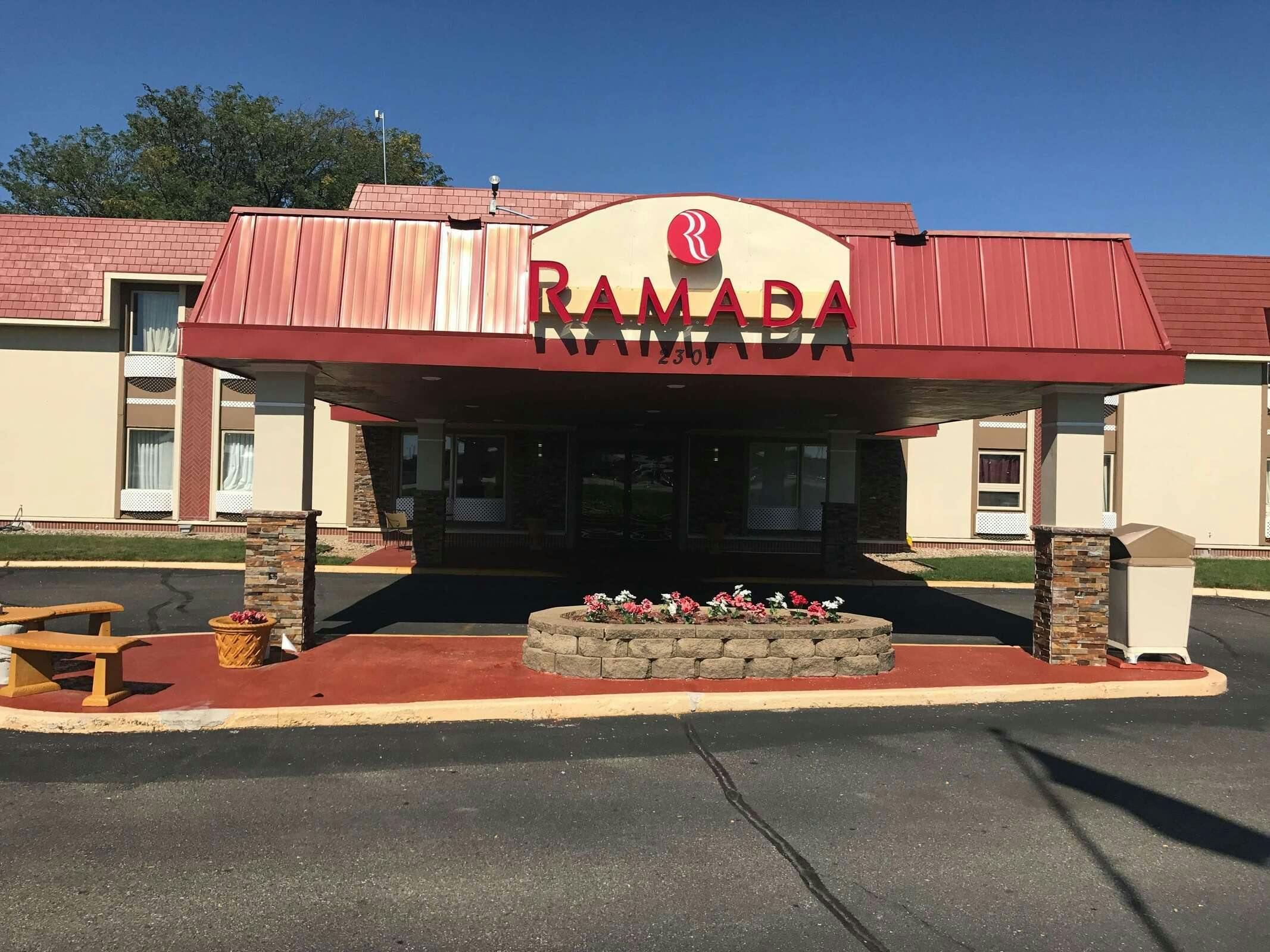 Hotel Ramada Albert Lea photo 1
