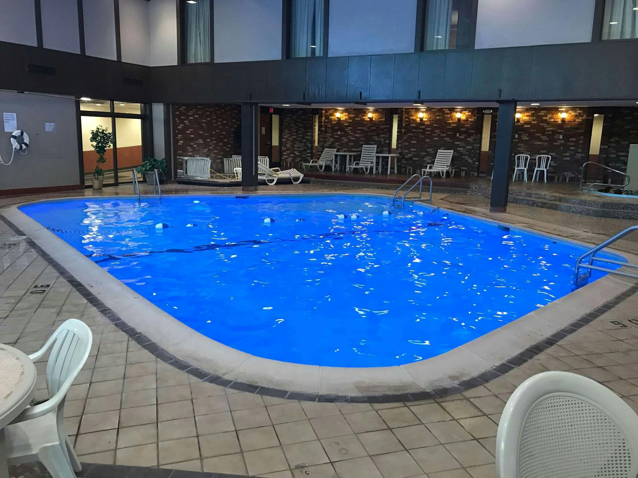 Hotel Ramada Albert Lea photo 2
