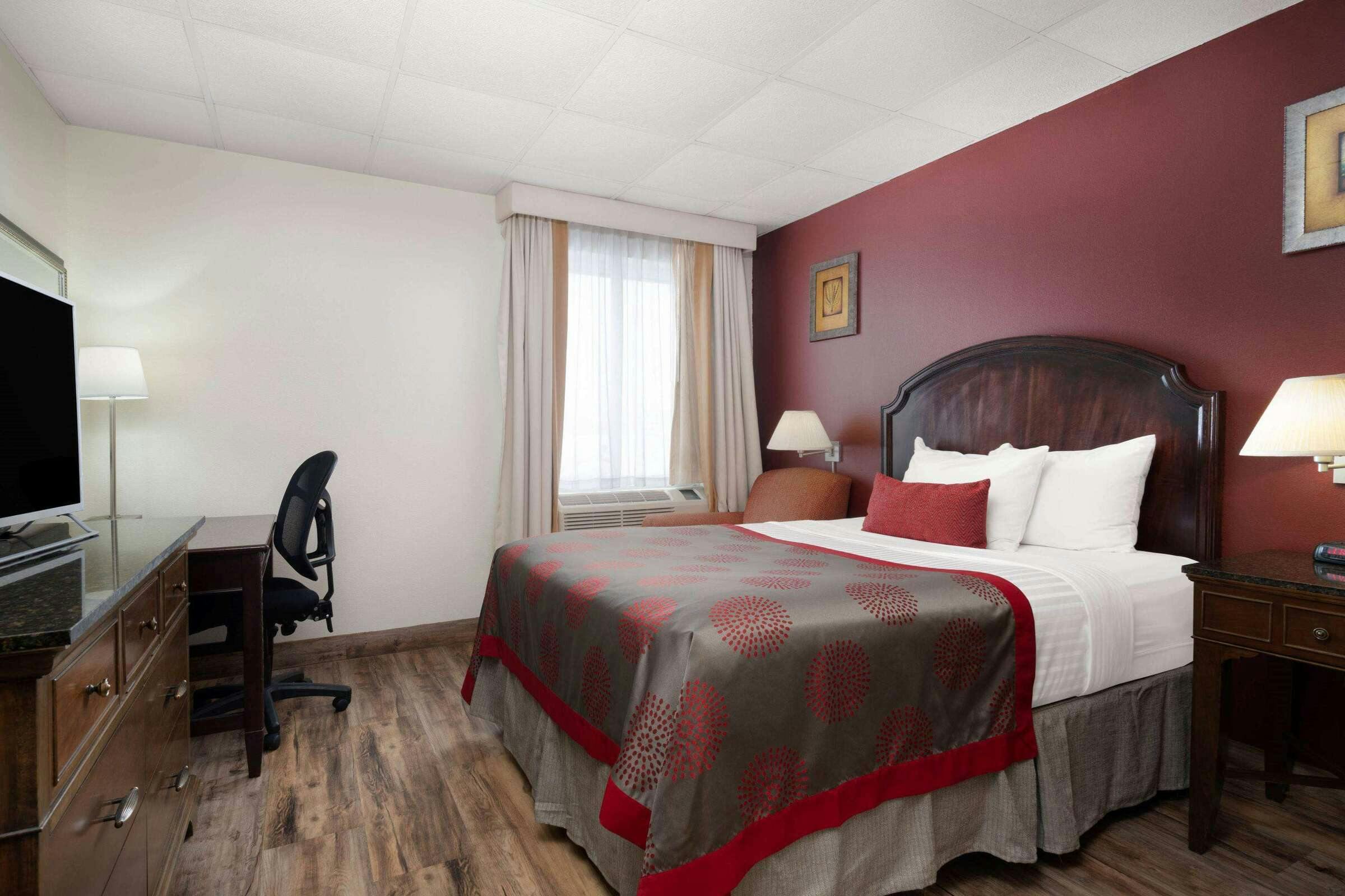 Hotel Ramada Albert Lea photo 3
