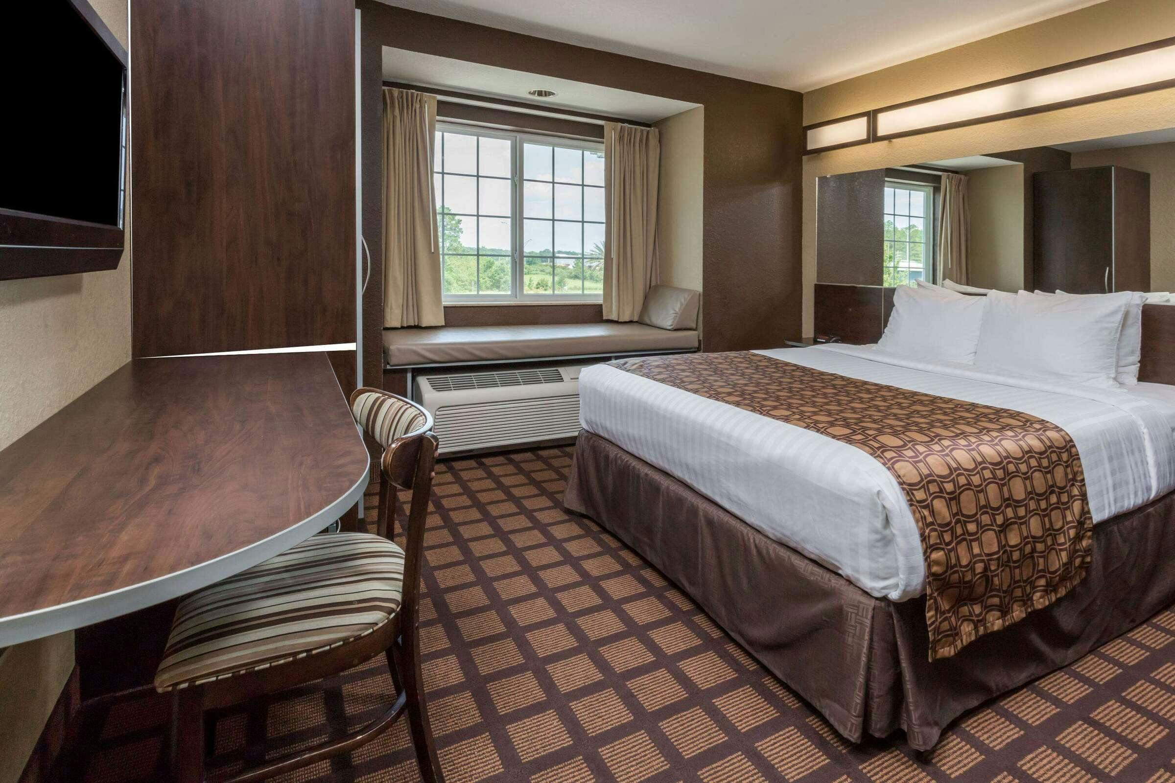 Hotel Microtel Inn & Suites by Wyndham Jacksonville Airport photo 4