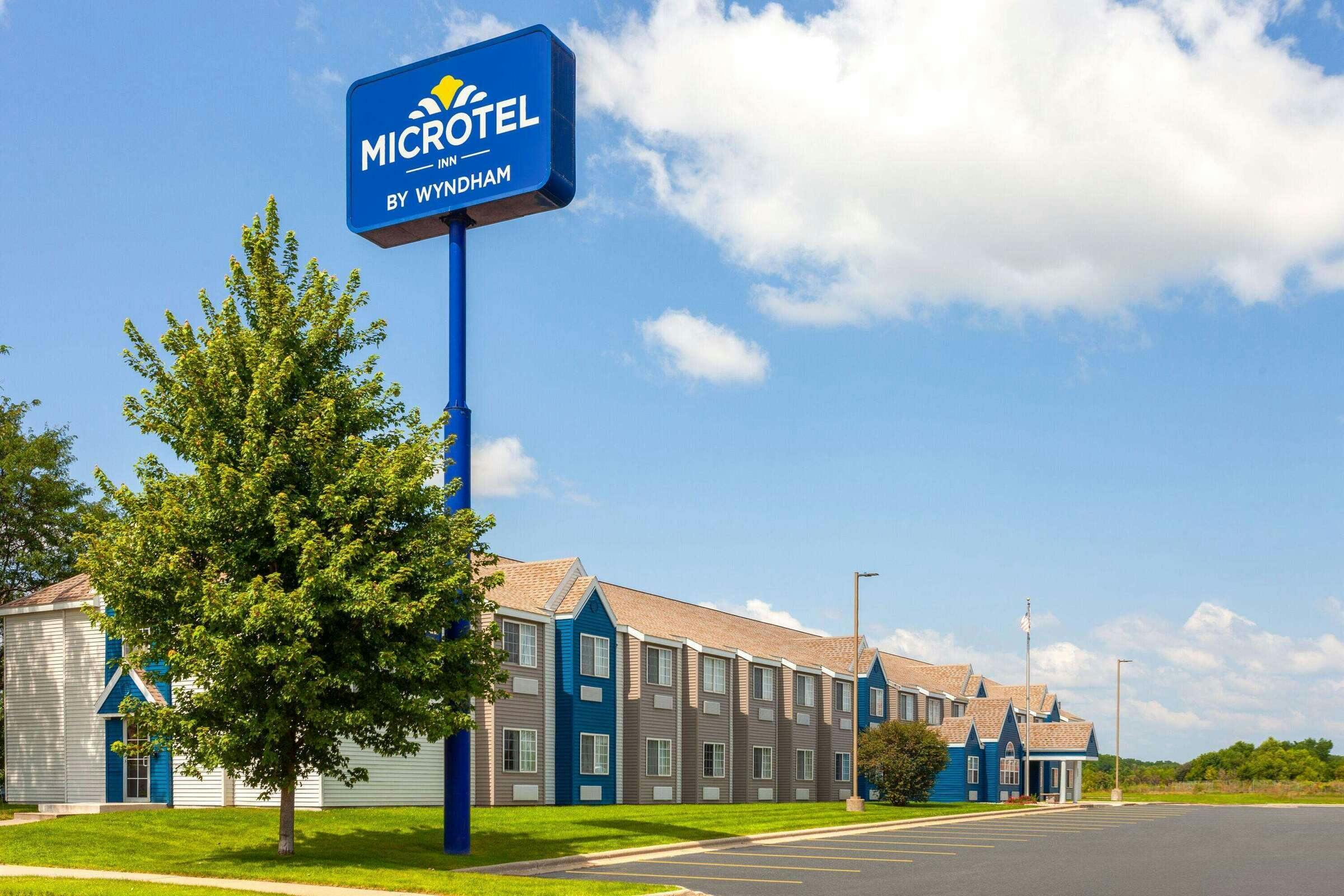 Hotel MTL by WY Janesville photo 1