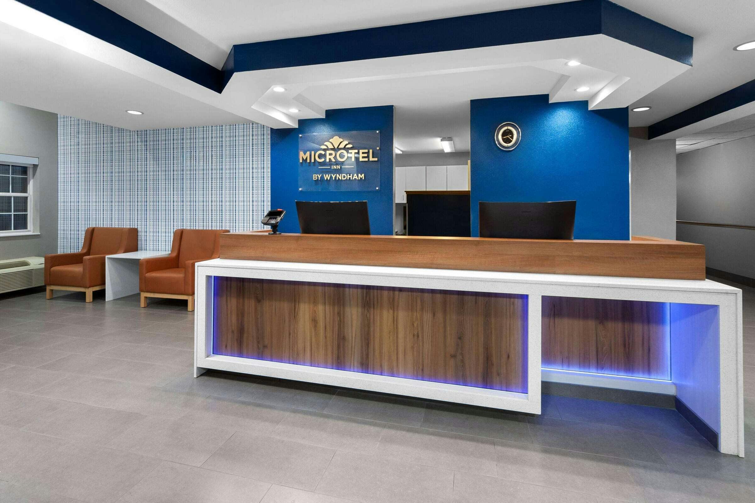 Hotel MTL by WY Janesville photo 3