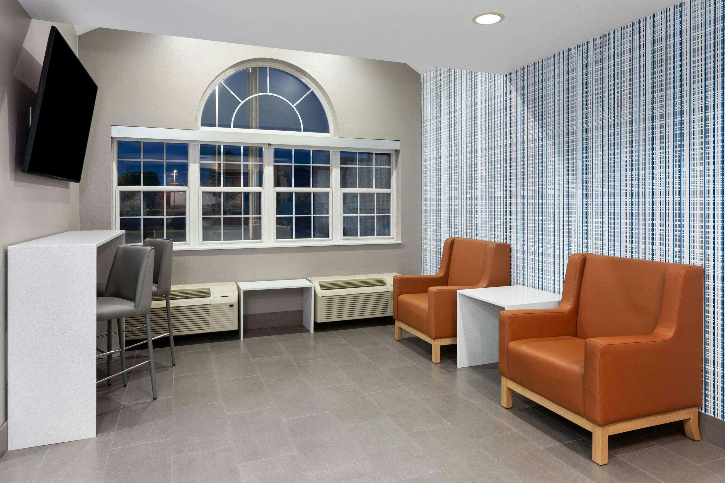 Hotel MTL by WY Janesville photo 4