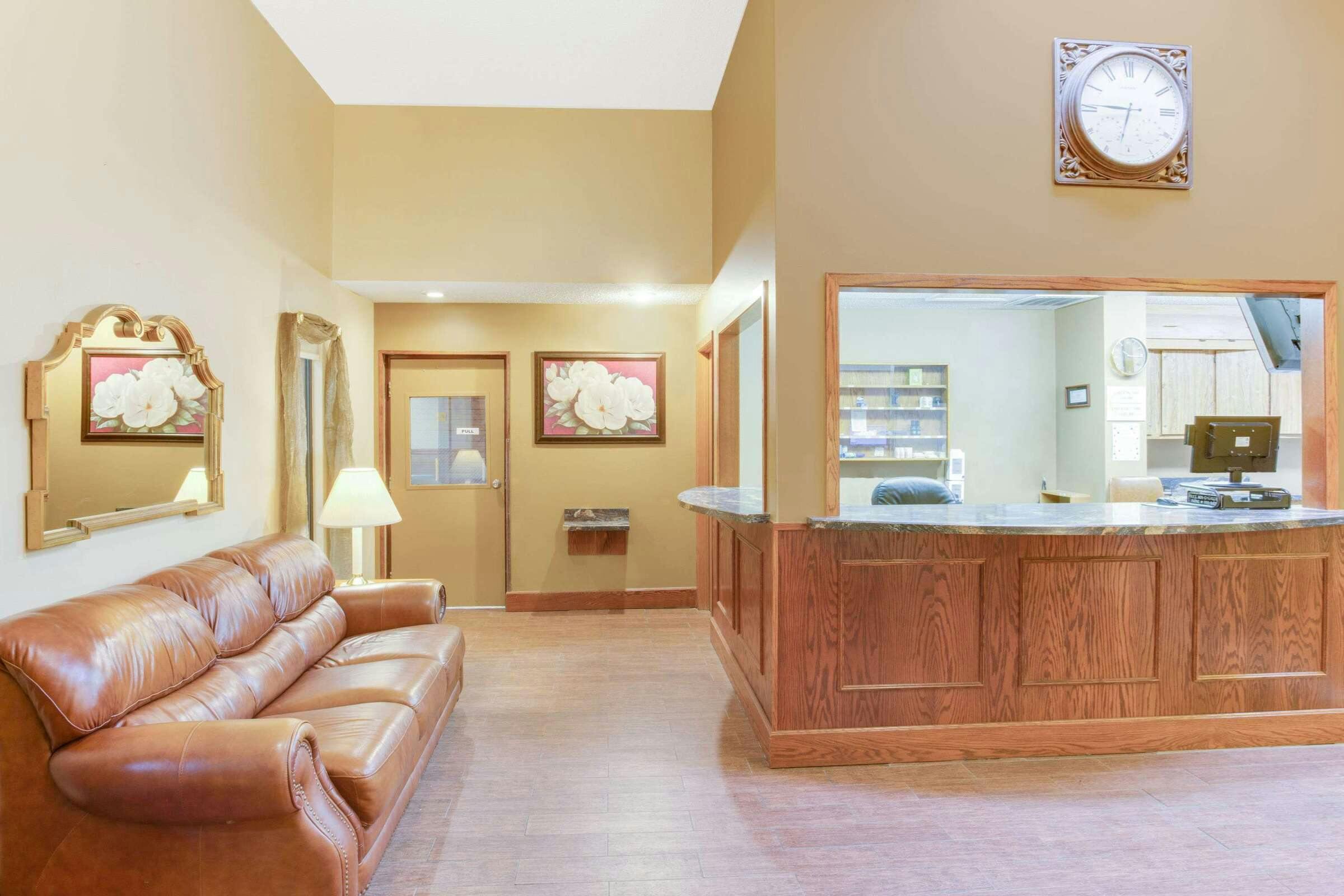 Hotel Super 8 Mitchell SD photo 1