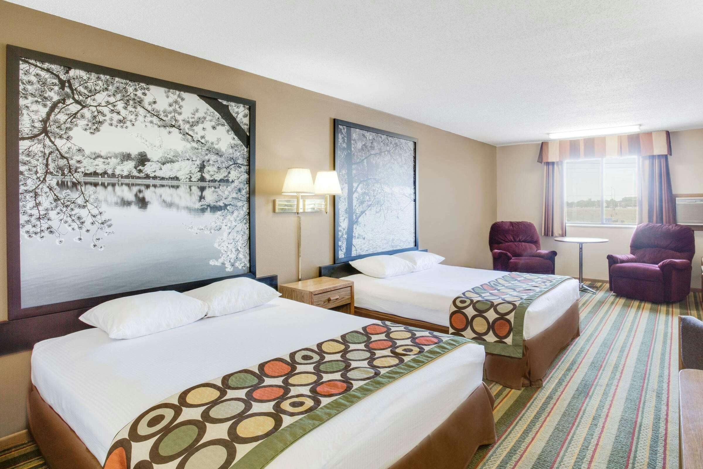 Hotel Super 8 Mitchell SD photo 3