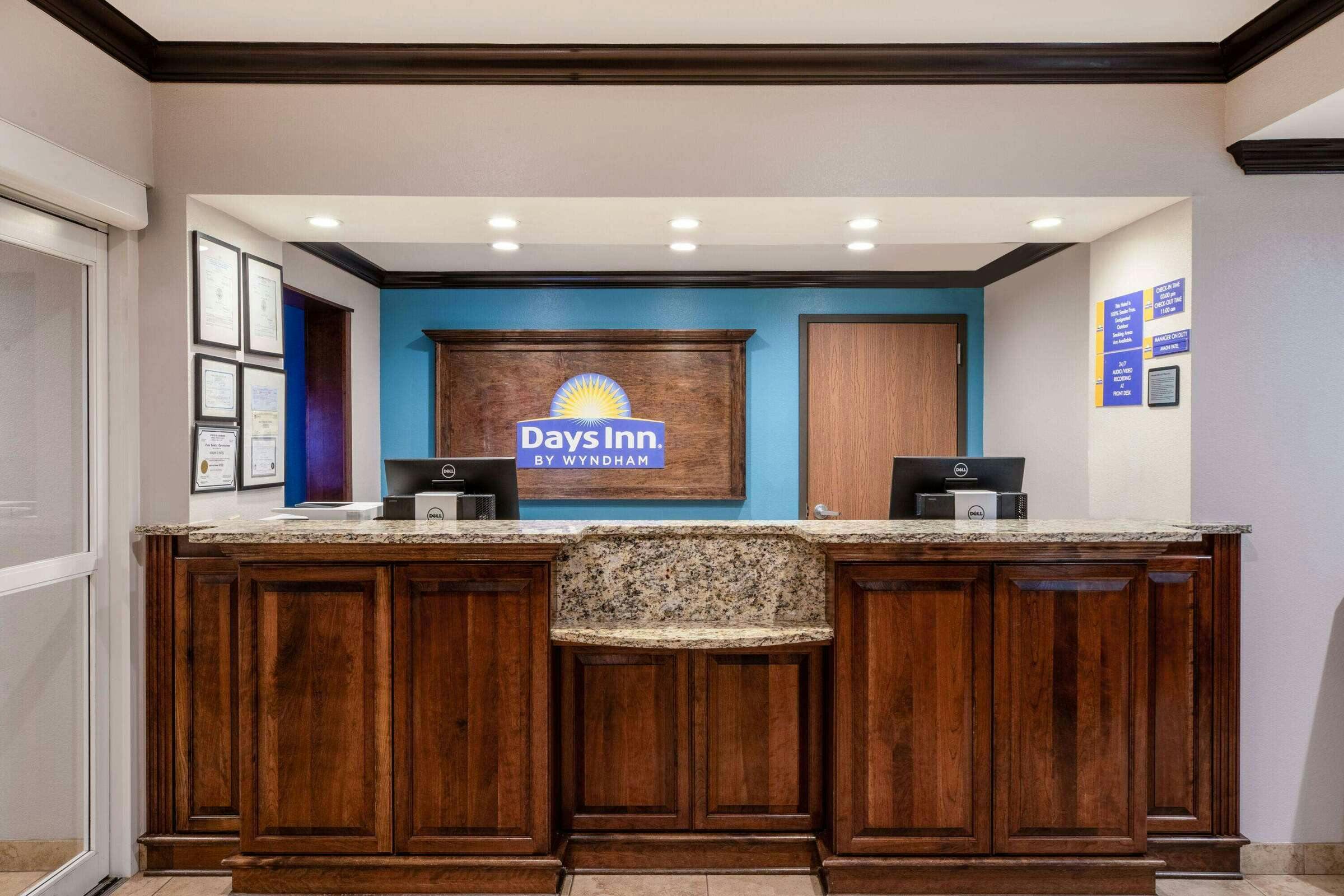 Hotel Days Inn Baton Rouge I-10 photo 2