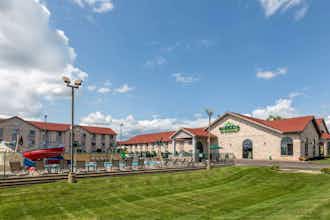 Hotel Wingate by Wyndham - Wisconsin Dells photo 1