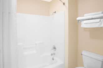 Hotel Days Inn Madison NE/Windsor photo 5
