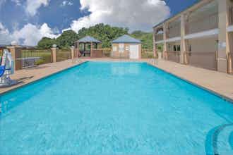 Hotel Days Inn and Suites Pine Bluff photo 1