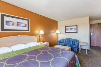 Hotel Super 8 Charlotte Amusement Pk photo 2