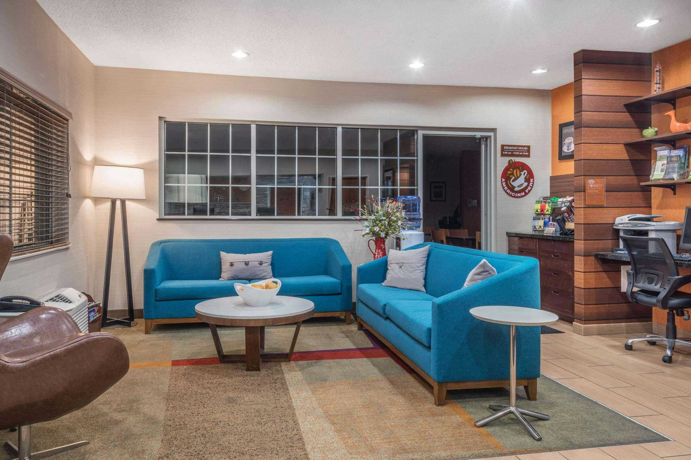 Hotel AmericInn by Wyndham Duluth photo 5