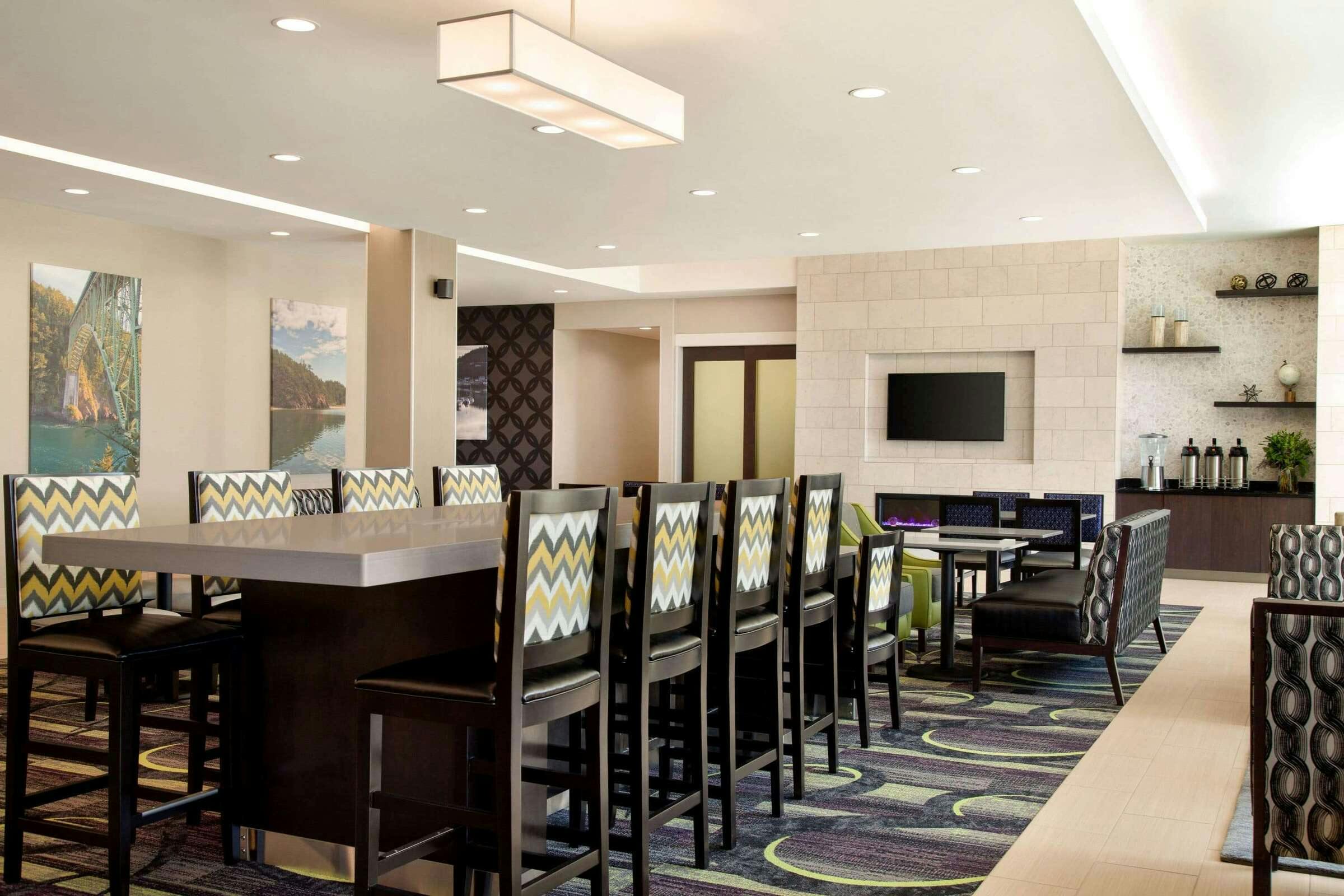 Hotel La Quinta Inn & Suites by Wyndham Burlington photo 5