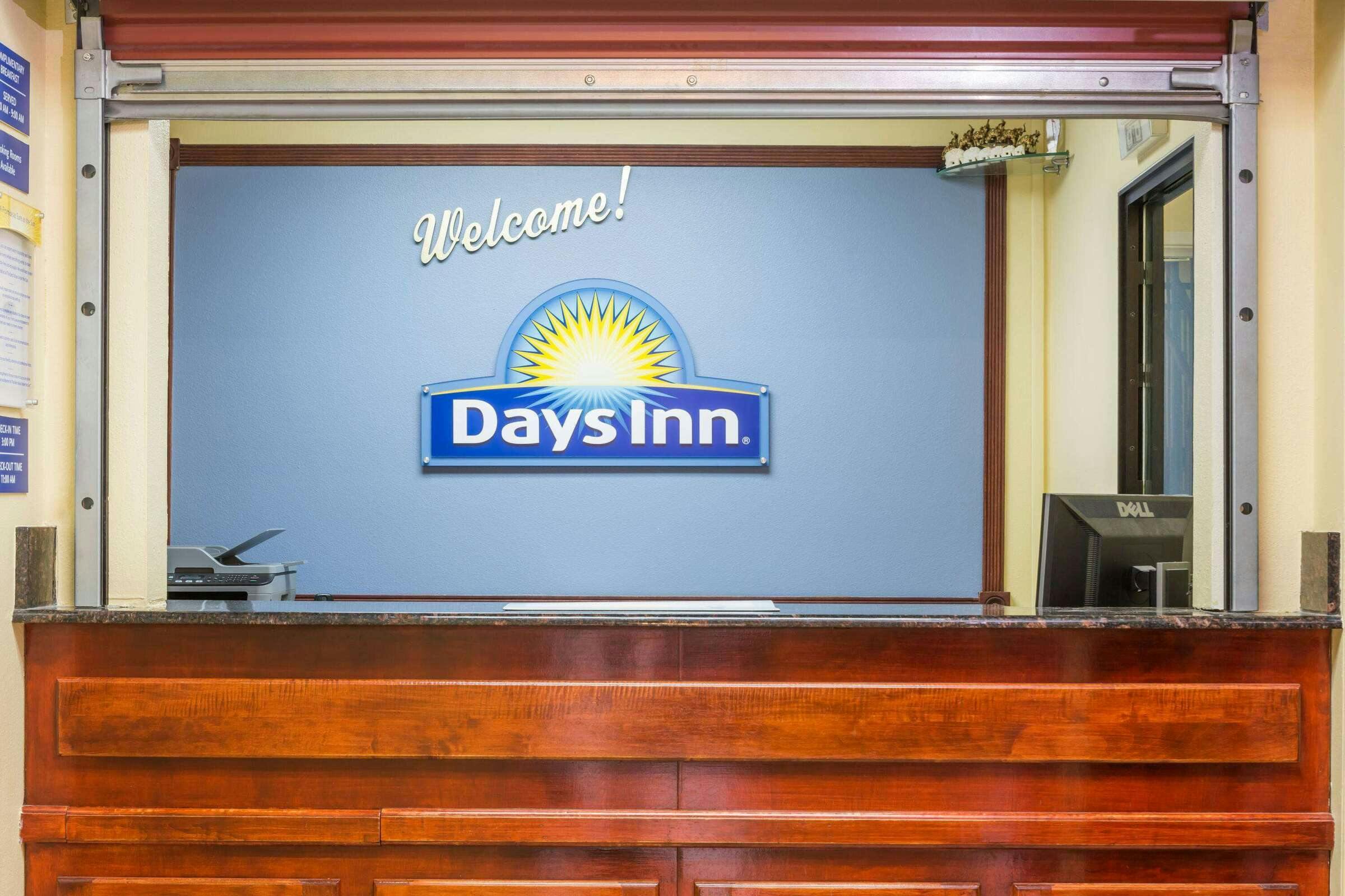 Days Inn by Wyndham Rayne/Crowley