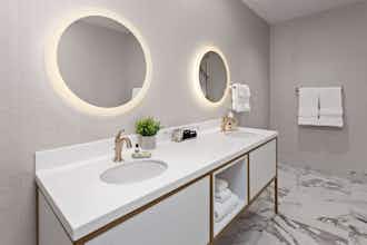 Hotel Legacy Hotel Trademark photo 3