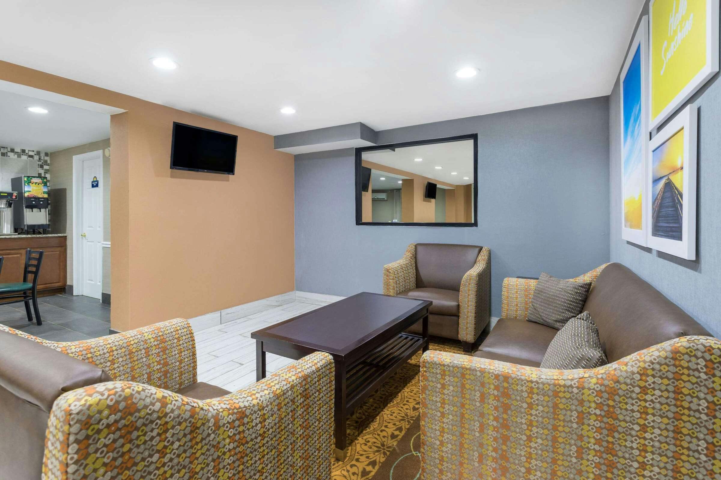 Hotel Days Inn by Wyndham Newberry photo 1