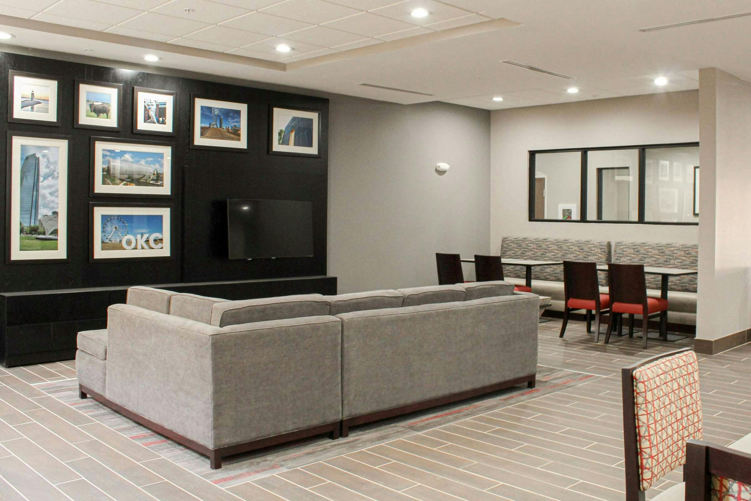 Hotel Hawthorn Extended Stay by Wyndham Oklahoma City Airport photo 4