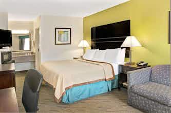 Hotel Howard Johnson Houston Heights photo 1