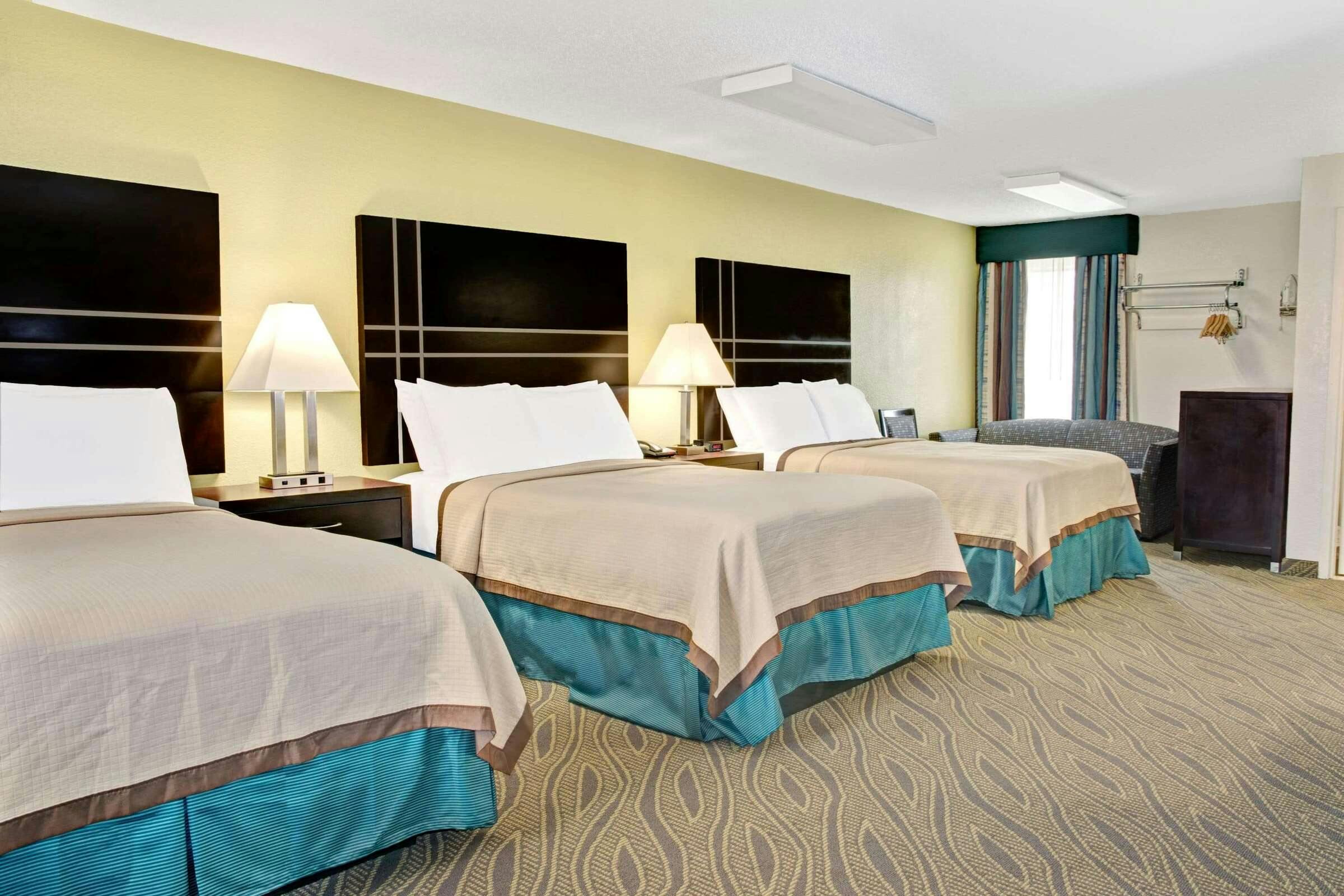 Hotel Howard Johnson by Wyndham Houston Heights/Downtown photo 3