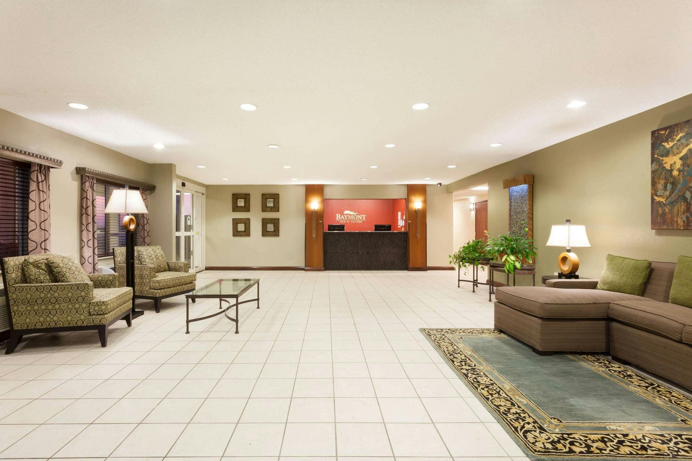 Hotel Baymont Dale photo 1
