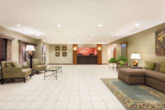 Hotel Baymont Dale photo 1