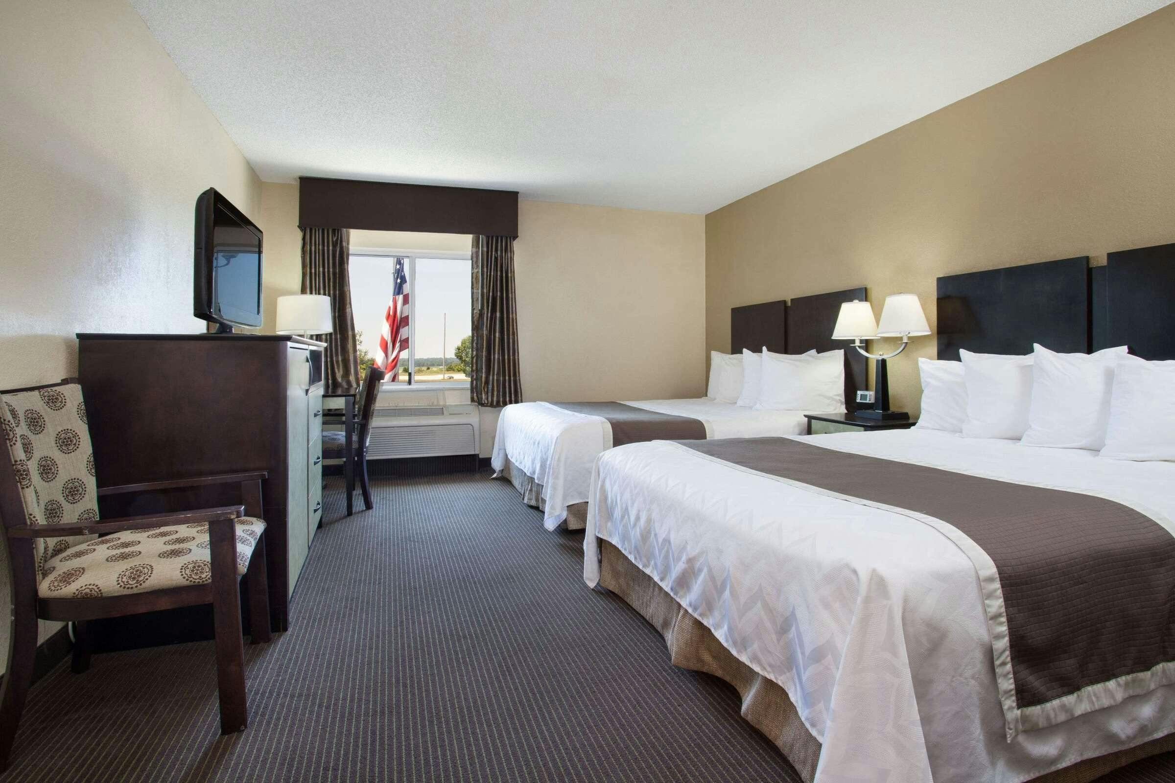 Hotel Baymont Dale photo 4