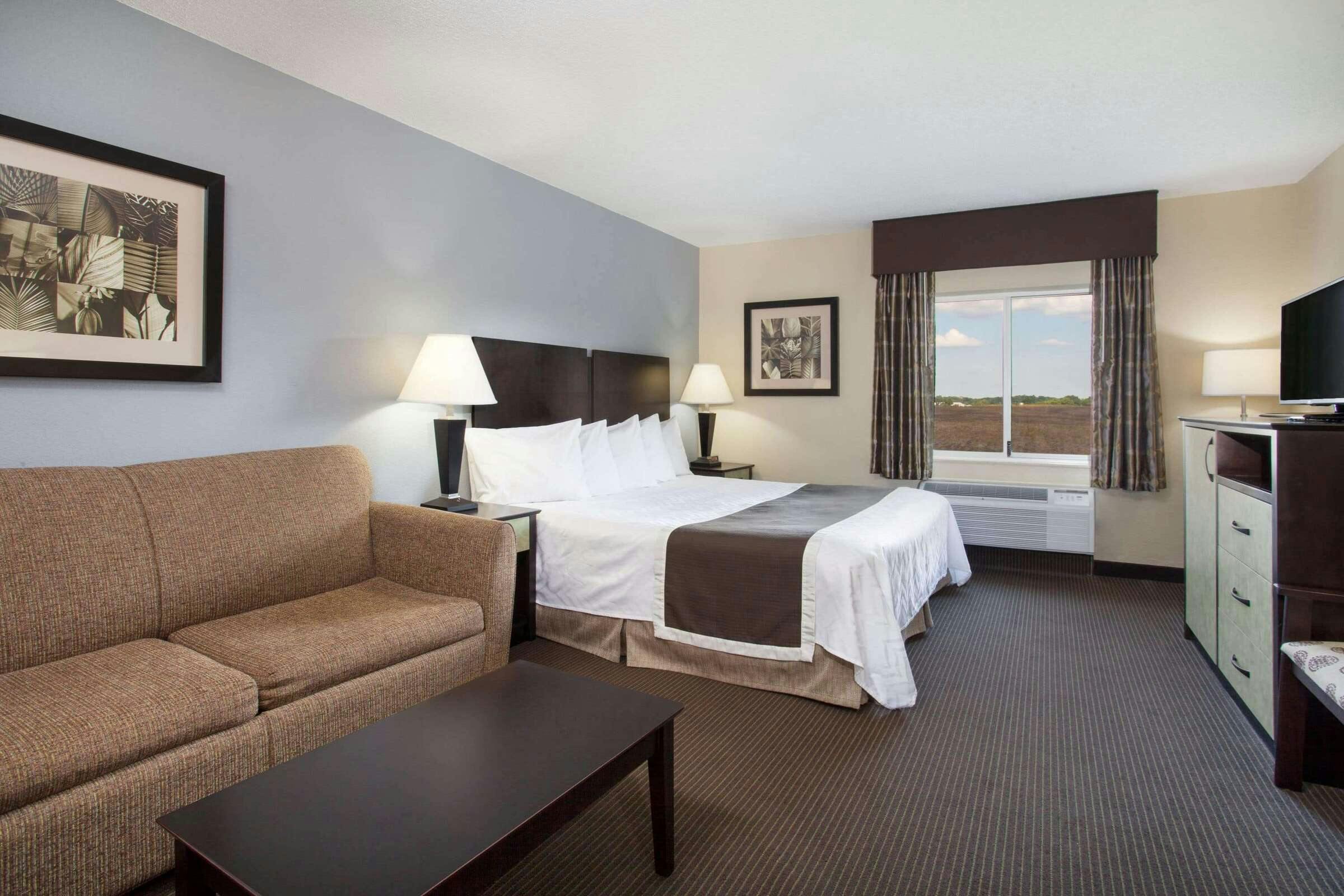 Hotel Baymont Dale photo 5